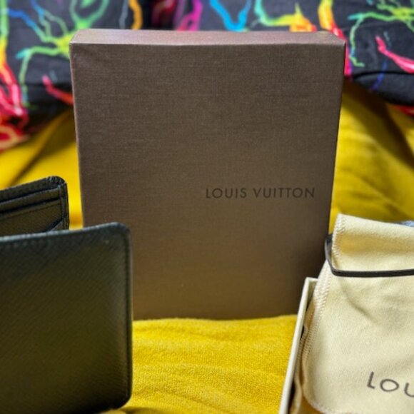 Louis Vuitton Men's Wallet - Picture 3 of 7